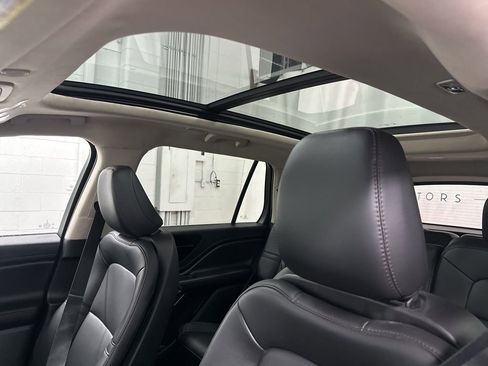 Used 2024 Lincoln Aviator Premiere w/ Premium Package image 35