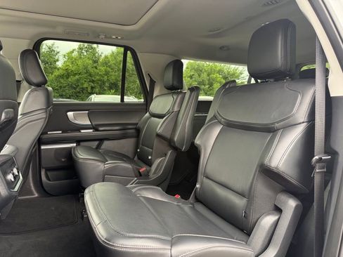 Used 2025 Ford Expedition Max Platinum AWD/4WD image 14