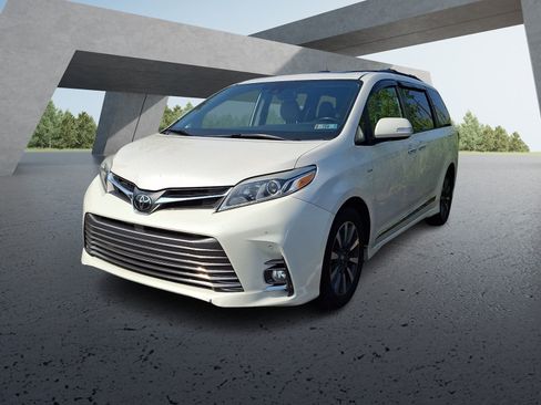 Used 2019 Toyota Sienna Limited AWD/4WD image 3