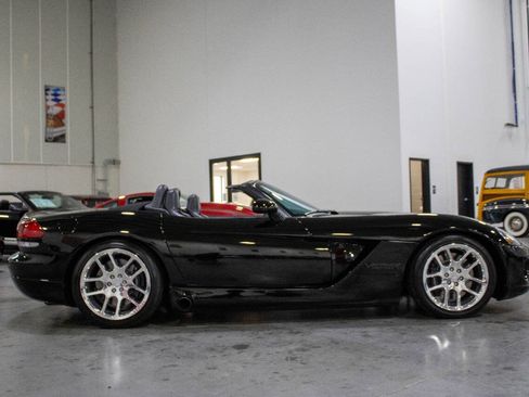 Used 2003 Dodge Viper SRT-10 image 8
