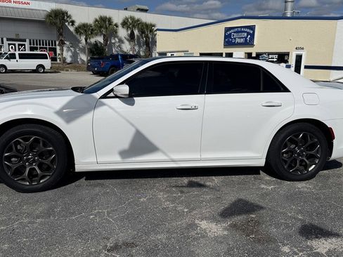 Used 2018 Chrysler 300 S w/ 300S Premium Group image 3