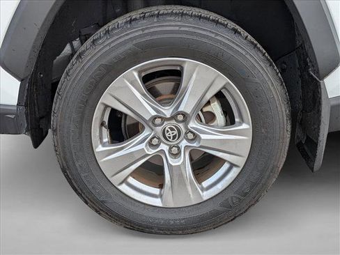 Used 2024 Toyota RAV4 XLE w/ Convenience Package AWD/4WD image 3