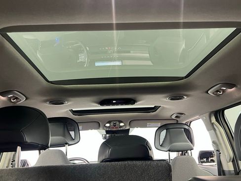 Used 2024 Kia EV9 Wind image 30