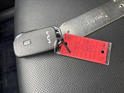 Used 2025 Kia Sportage LX image 37