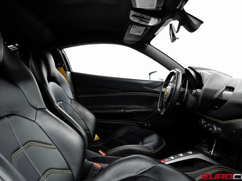 Used 2018 Ferrari 488 GTB image 39