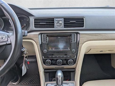 Used 2016 Volkswagen Passat 1.8T SE image 15