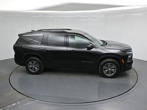 Used 2024 Chevrolet Traverse LT image 52