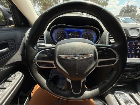 Used 2022 Chrysler 300 Touring L w/ Comfort Group RWD image 22