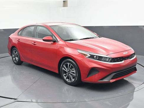 Used 2024 Kia Forte LXS FWD image 2
