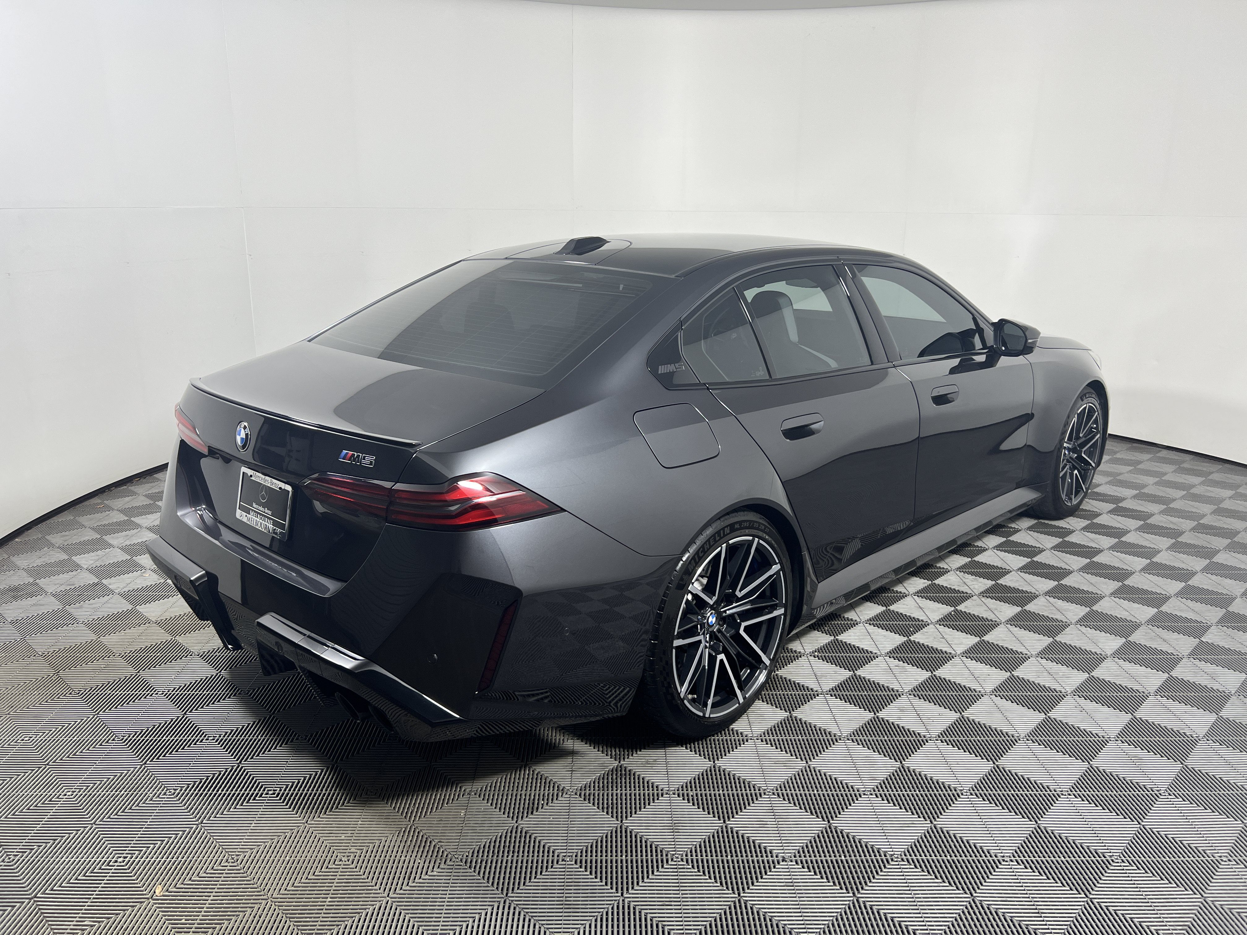 Used 2025 BMW M5 w/ Executive Package AWD/4WD image 5