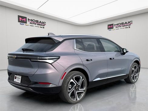 New 2026 Chevrolet Equinox EV LT image 7