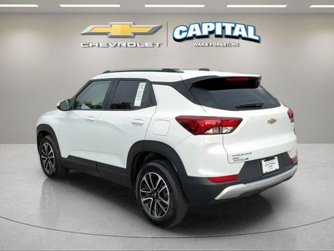 Used 2025 Chevrolet TrailBlazer LT AWD/4WD image 4