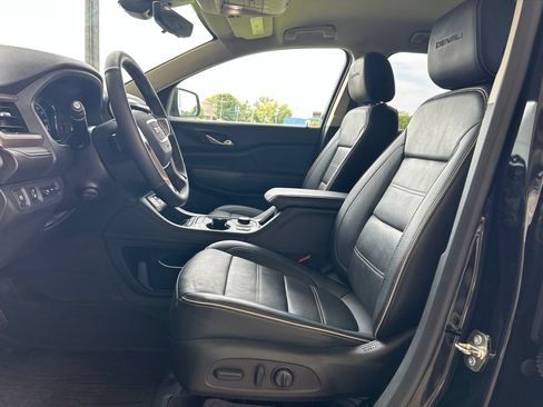 Used 2023 GMC Acadia Denali w/ Denali Technology Package FWD image 8
