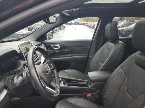 Used 2022 Jeep Compass High Altitude AWD/4WD image 18