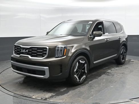 Used 2024 Kia Telluride S image 6