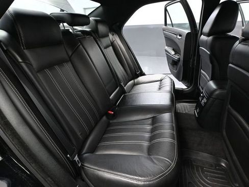 Used 2018 Chrysler 300 S image 40