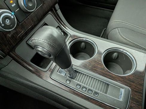 Used 2017 Chevrolet Traverse LT image 15