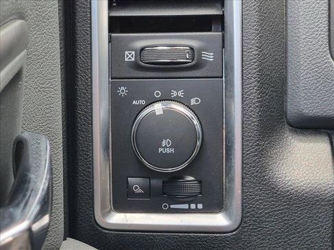 Used 2015 RAM 1500 Lone Star RWD image 16