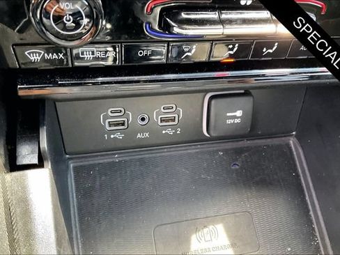 Used 2024 Jeep Grand Cherokee L Limited w/ Luxury Tech Group II AWD/4WD image 15