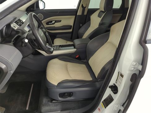 Used 2017 Land Rover Range Rover Evoque SE Premium image 12