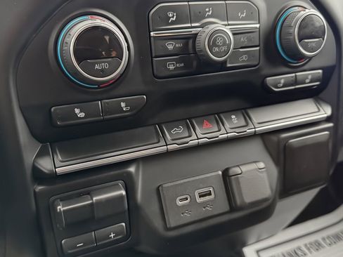 Used 2022 Chevrolet Silverado 2500 LT w/ Convenience Package image 27