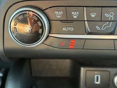 Used 2020 Ford Escape SE Sport FWD image 29