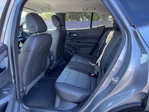 New 2025 Chevrolet Trax LT w/ LT Convenience Package image 19