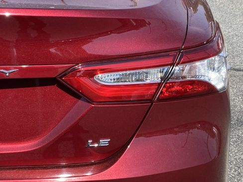 Used 2019 Toyota Camry LE FWD image 5