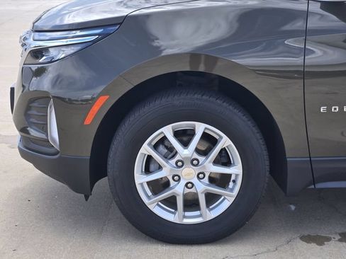 Used 2024 Chevrolet Equinox LT AWD/4WD image 8