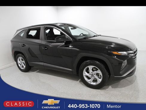 Used 2024 Hyundai Tucson SE image 1