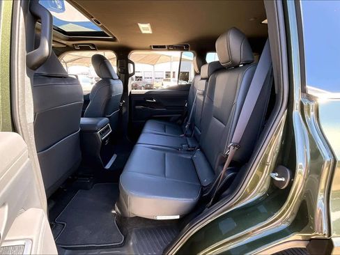 Used 2025 Lexus GX 550 w/ Accessory Package (2T) AWD/4WD image 20