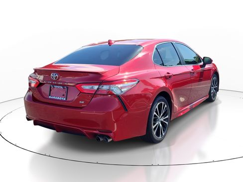 Used 2019 Toyota Camry SE FWD image 6