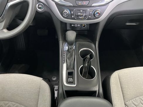 Used 2023 Chevrolet Equinox LS FWD image 10