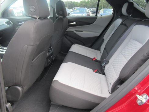 Used 2020 Chevrolet Equinox LT w/ LPO, Floor Liner Package FWD image 32