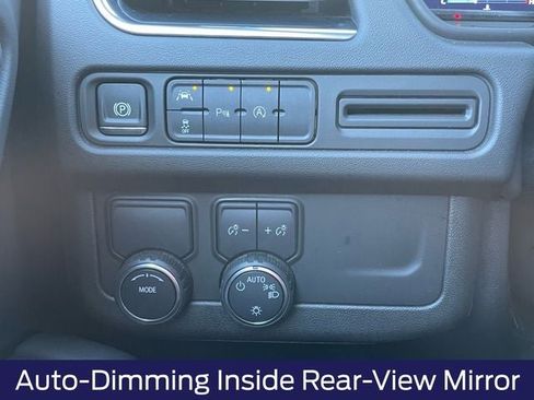 Used 2024 Chevrolet Suburban LT image 21