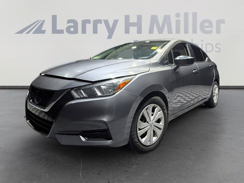 Used 2020 Nissan Versa S image 1