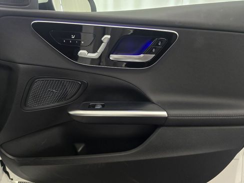 Used 2025 Mercedes-Benz C 300 4MATIC Sedan image 25