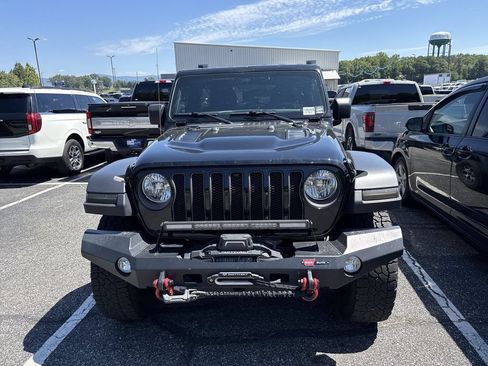 Used 2023 Jeep Wrangler Unlimited Rubicon w/ Cold Weather Group AWD/4WD image 5