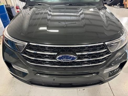 Used 2022 Ford Explorer XLT w/ Equipment Group 202A AWD/4WD image 43