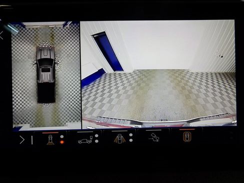 Used 2024 GMC Sierra 2500 Denali w/ Max Trailering Package image 15