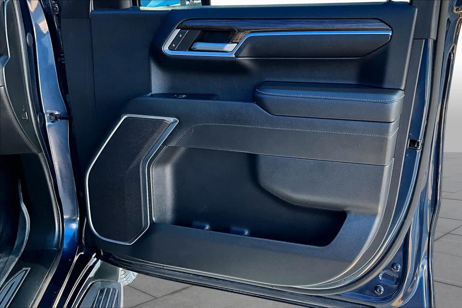 Used 2022 Chevrolet Silverado 1500 RST RWD image 22