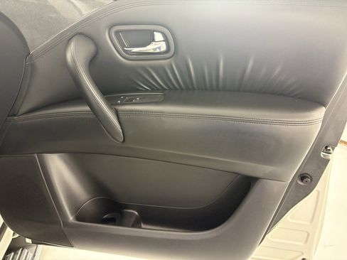 Used 2023 Nissan Armada SV image 46