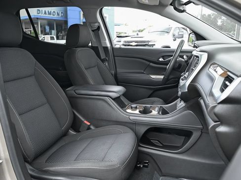 Used 2022 GMC Acadia SLE FWD image 42