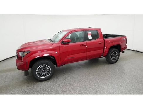 Used 2025 Toyota Tacoma TRD Sport AWD/4WD image 3