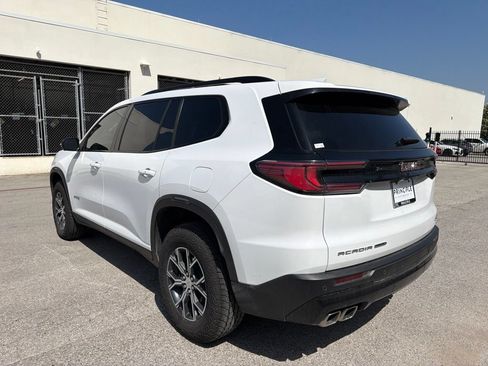 Used 2025 GMC Acadia AT4 w/ Luxury Package AWD/4WD image 4