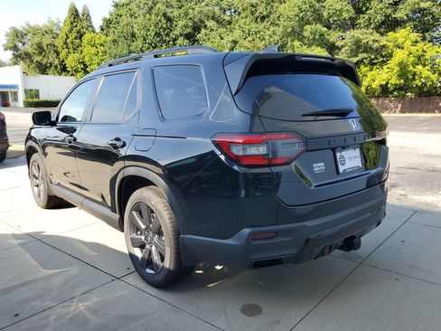 New 2026 Honda Pilot Sport image 4