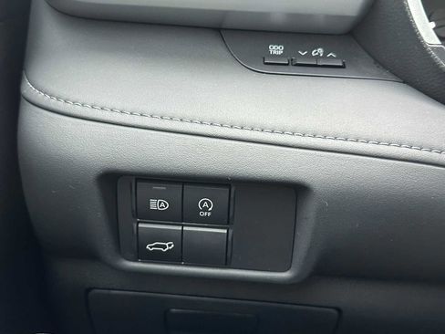 Used 2024 Toyota Highlander XLE image 34