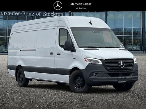 New 2024 Mercedes-Benz eSprinter 170 Cargo image 1