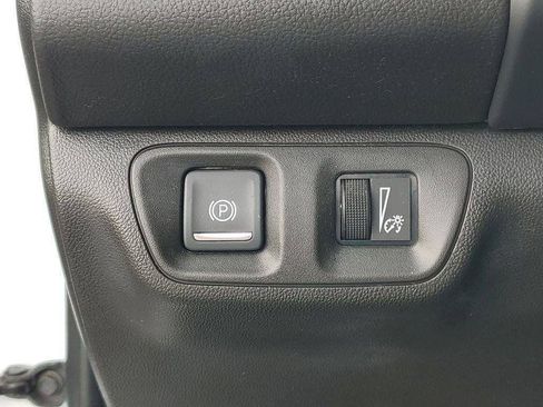 Used 2020 GMC Acadia SLE w/ Driver Convenience Package FWD image 9
