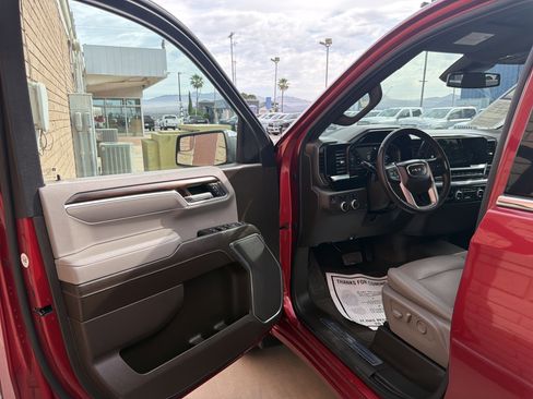 Used 2022 GMC Sierra 1500 SLT w/ Max Trailering Package AWD/4WD image 12